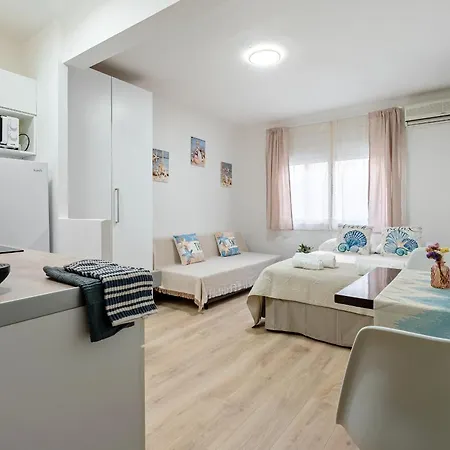 Apartment Hauzify I Loft Les Palmeres *
